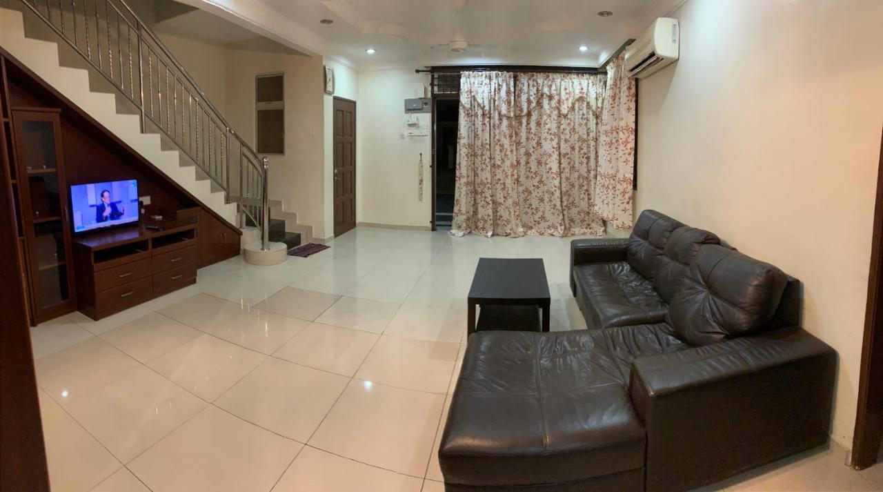 Awani Homestay Seberang Jaya Permatang Janggus Exterior foto