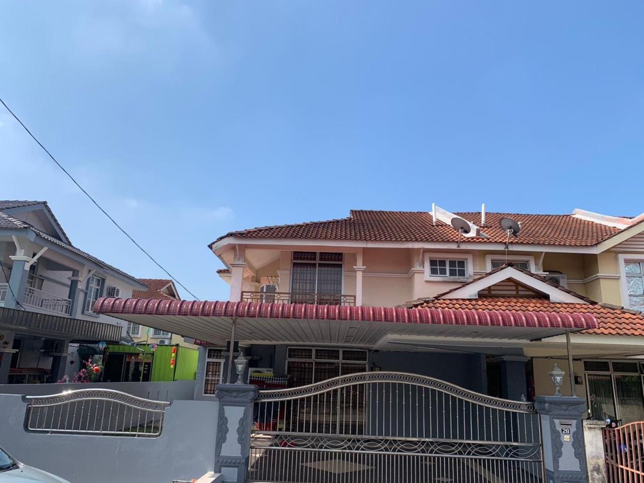 Awani Homestay Seberang Jaya Permatang Janggus Exterior foto
